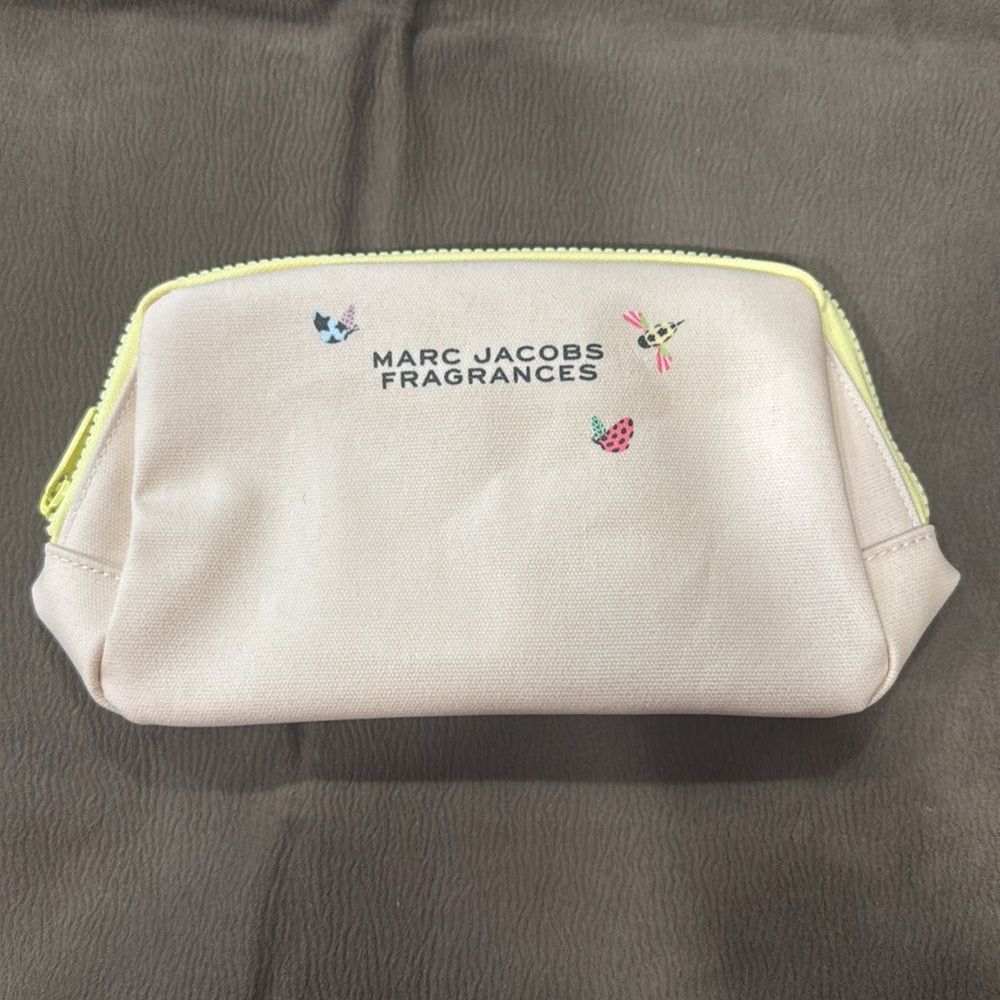 Marc Jacobs Fragrances Pink
Yellow Cosmetics Pouch Clutch
Bag NIB Bee Butterfly - Picture 2 of 8